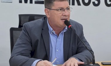 Bira recomenda serviços de recuperação de rede de esgoto na Edu Rocha À Sanesul