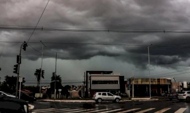 Alerta: 11 cidades de MS têm risco de tempestades, granizo e ventos de 100 km/h
