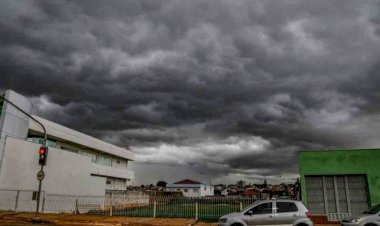 Temporal chega ao interior de MS com chuvas e rajadas de vento acima de 100 km/h